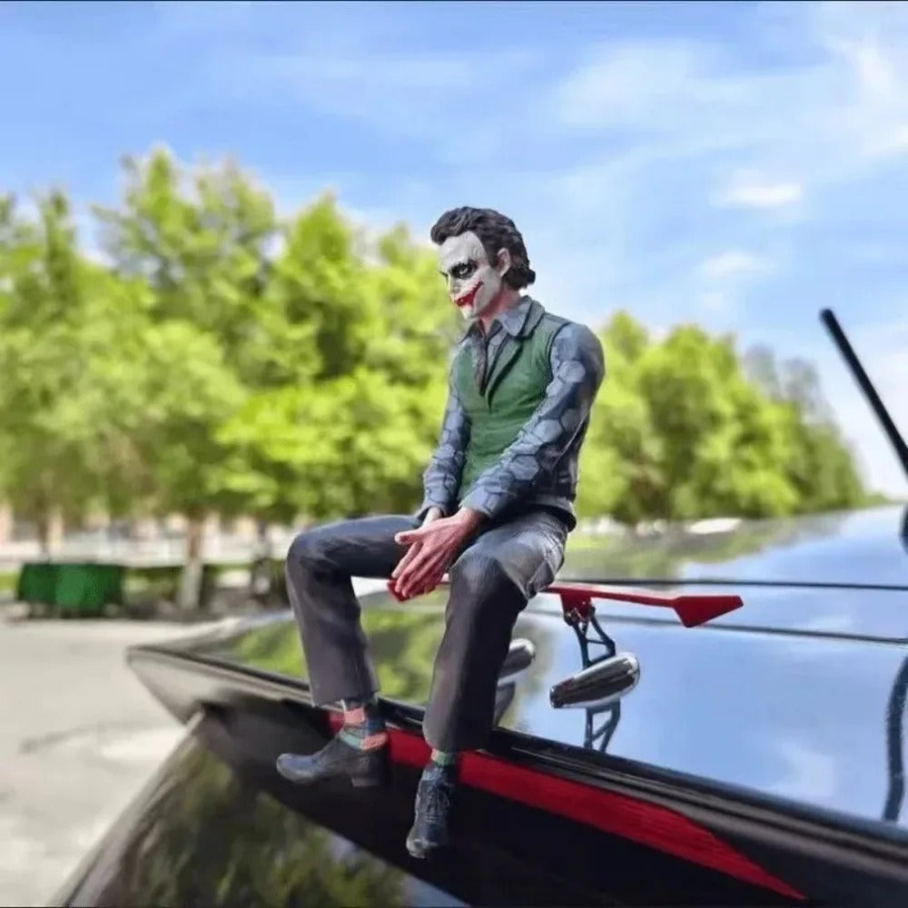 Action Figure Joker Heath Ledger Sentado – Pingente Carro/Teto DC Estátua PVC Colecionável | Bankai Boss