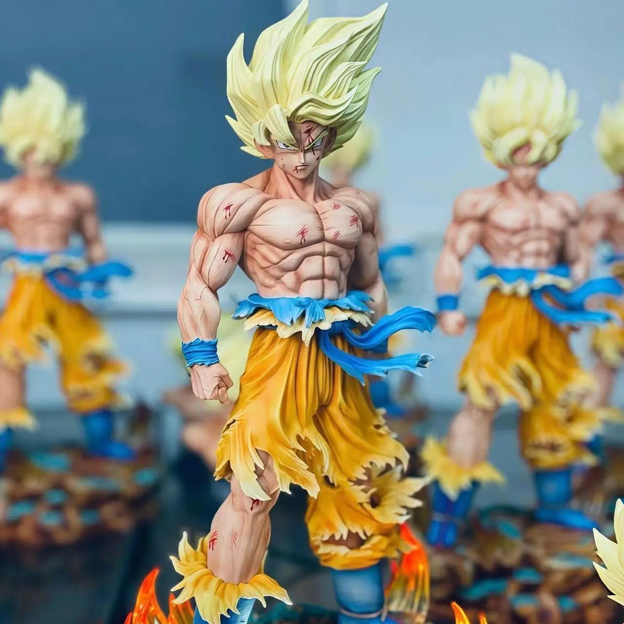Action Figure Goku Super Saiyajin 34cm com LED e Cabeças Intercambiáveis – Dragon Ball Z Estátua PVC Premium | Bankai Boss