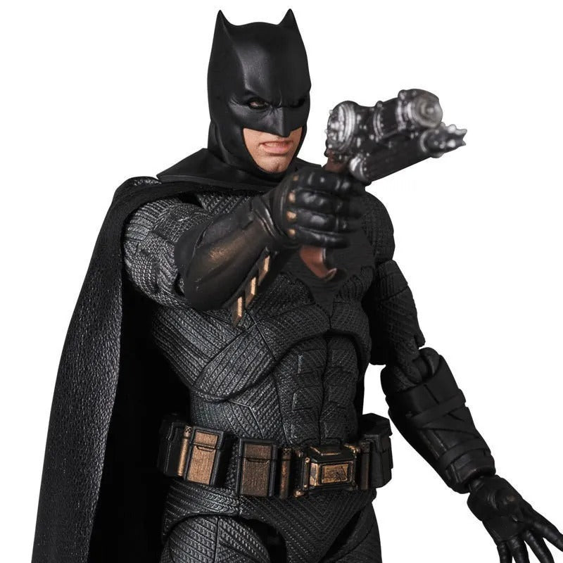 Action Figure Batman Mafex 056 15cm – Bruce Wayne Liga da Justiça Articulado PVC Colecionável | Bankai Boss