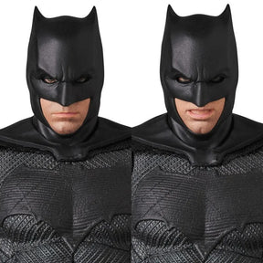 Action Figure Batman Mafex 056 15cm – Bruce Wayne Liga da Justiça Articulado PVC Colecionável | Bankai Boss